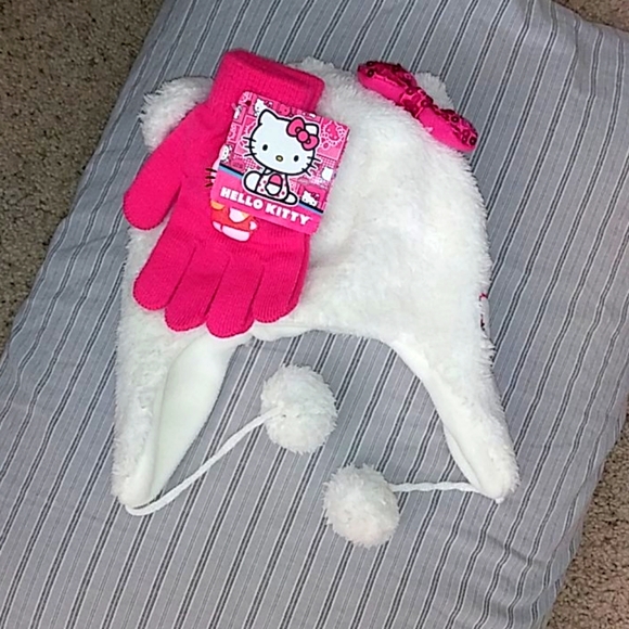 Hello Kitty Girls Plush Ear Muff /& Gloves Set One Size White